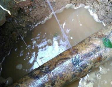 卫辉楼顶渗水维修公司分享下地暖漏水的原因及检测方法。